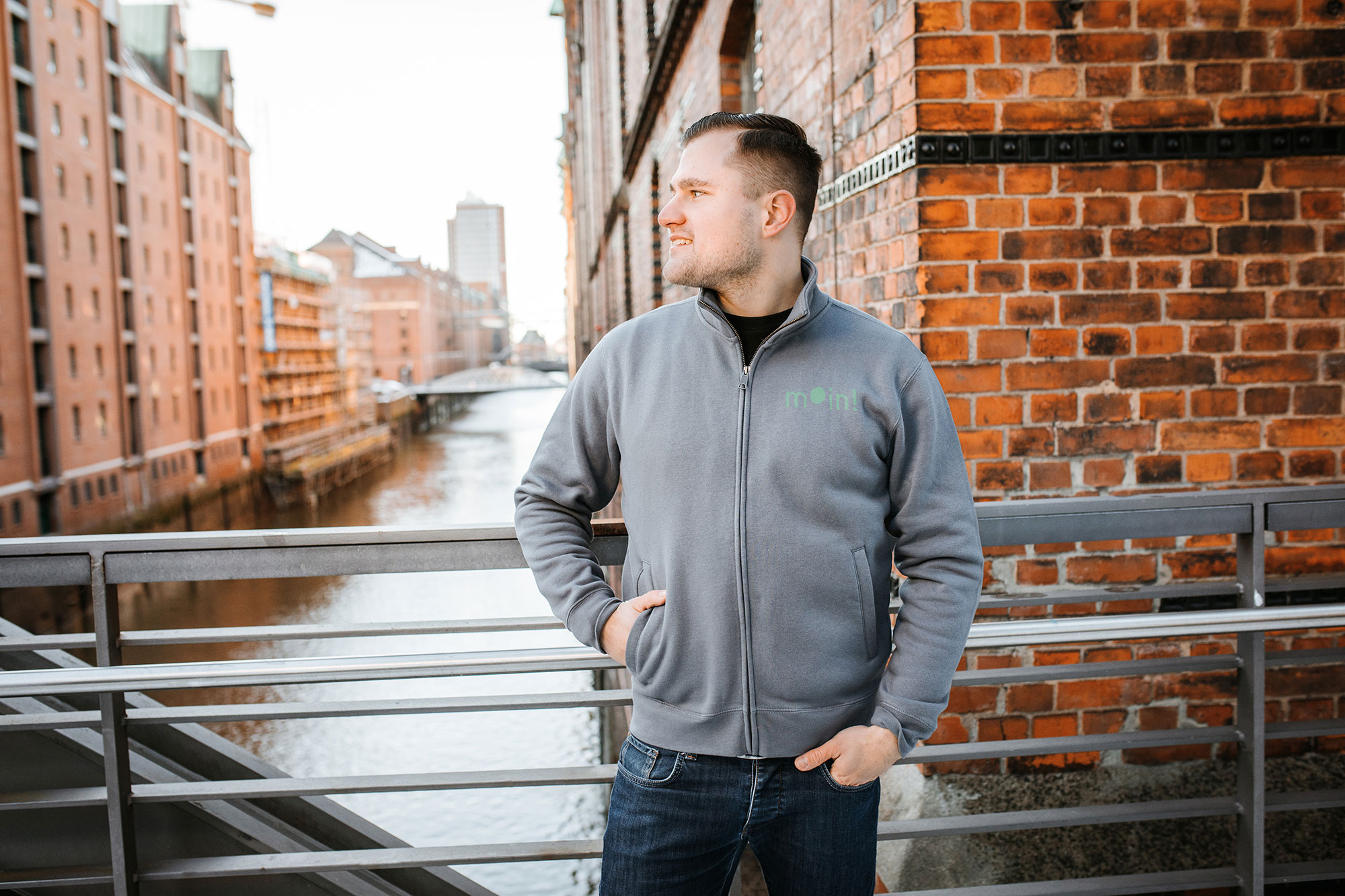 1-Sweatjacke-grau-MoinKlein-Mint-Vorne-jpg 1-Sweatjacke-grau-MoinKlein-Mint-Vorne.jpg